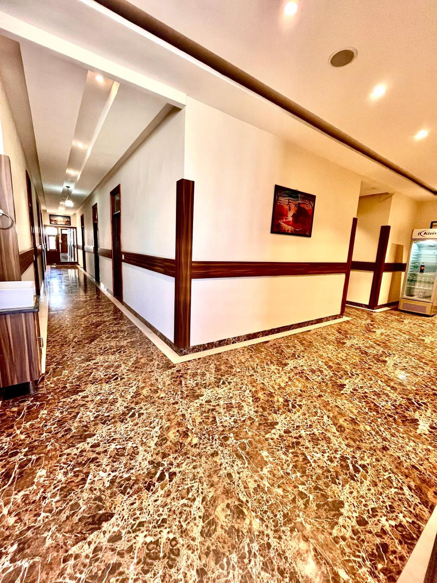 Jb Residency Zirakpur !! Top Rated & Most Awarded Property In Zirakpur Hotel Exterior foto